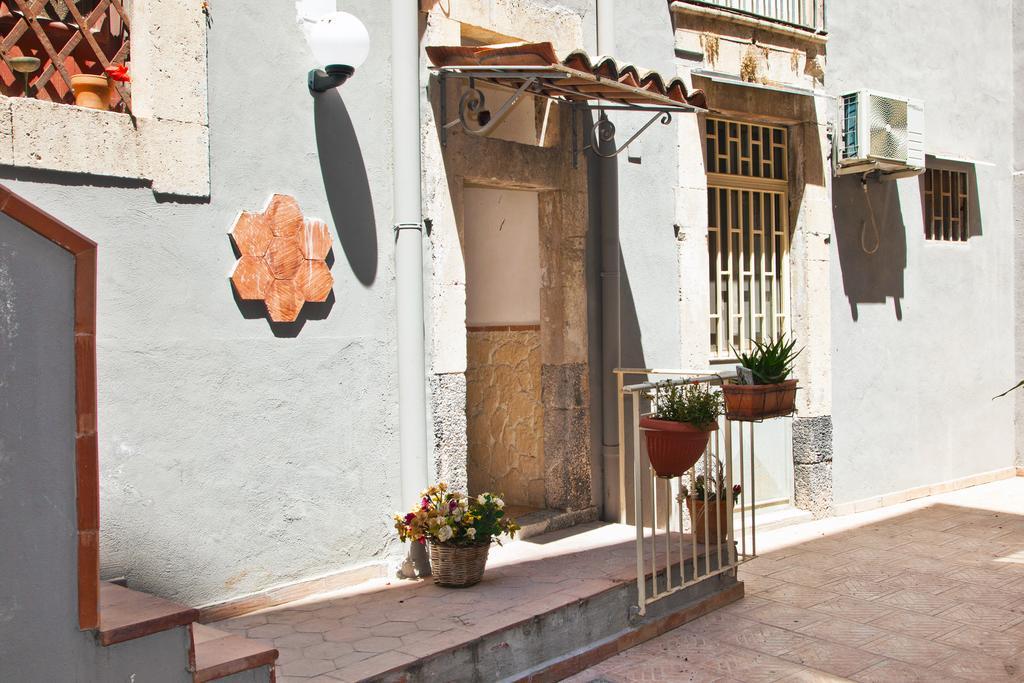 B&B Garibaldi Катания Екстериор снимка